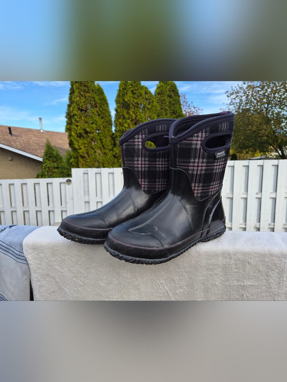 Bogs Classic Winter Plaid Mid Boots